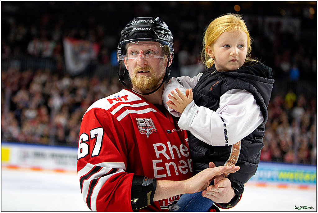 PENNY DEL; Koelner Haie- Straubing Tigers; Koeln, 09.10.2022